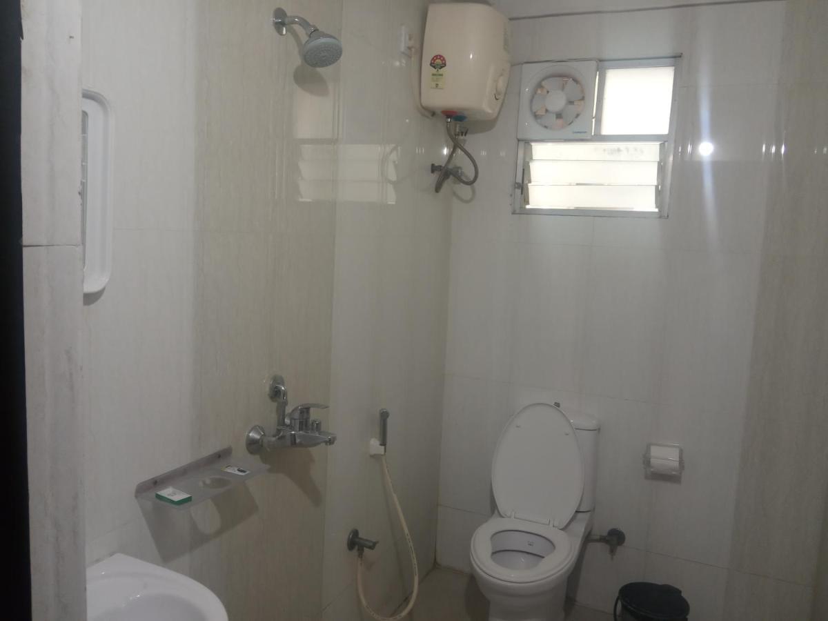 Fresh Living Prime Hitech Hotel Haidarábád Kültér fotó