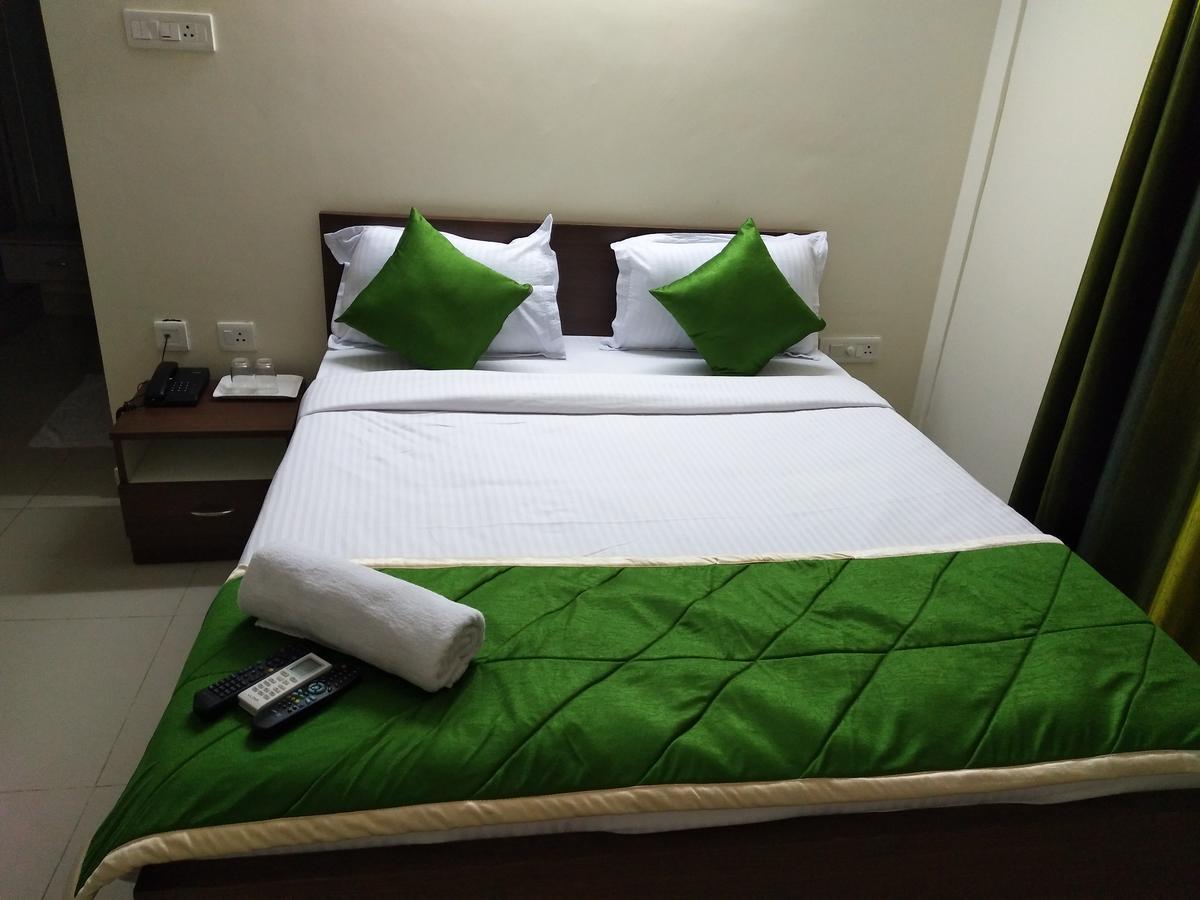 Fresh Living Prime Hitech Hotel Haidarábád Kültér fotó